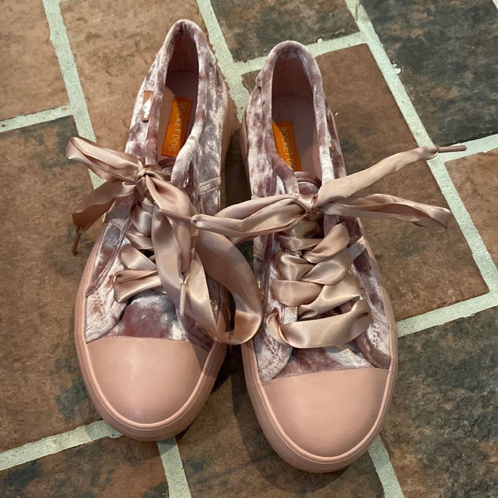 Rocket Dog Rose Velvet Lace Ups